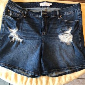 Torrid distressed shorts